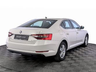 фото Skoda Superb III 2017