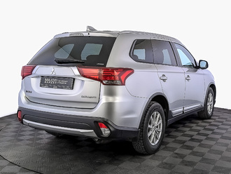 фото Mitsubishi Outlander III 2018