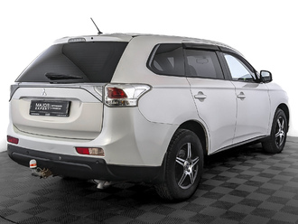 фото Mitsubishi Outlander III 2013