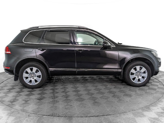 фото Volkswagen Touareg II 2013