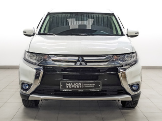 фото Mitsubishi Outlander III 2017