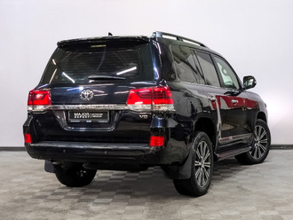 фото Toyota Land Cruiser 200 2019