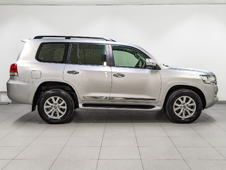 фото Toyota Land Cruiser 200 2018