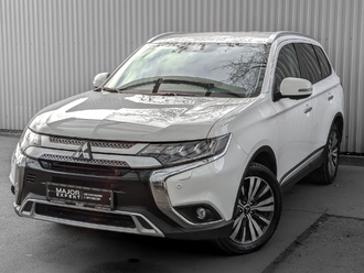 фото Mitsubishi Outlander III 2021