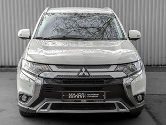 фото Mitsubishi Outlander III 2021