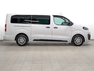 фото Peugeot Traveller 2021