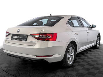 фото Skoda Superb III 2017