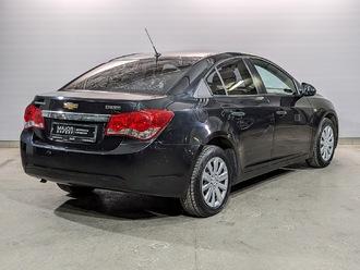 фото Chevrolet Cruze (J300/J305) 2011