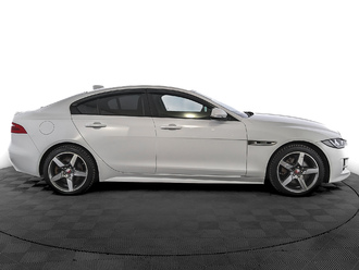 фото Jaguar XE 2019