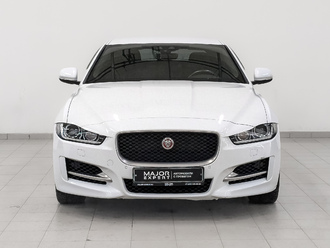 фото Jaguar XE 2019