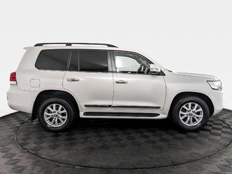 фото Toyota Land Cruiser 200 2021