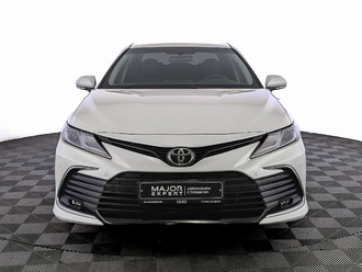 фото Toyota Camry VIII 2021