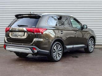 фото Mitsubishi Outlander III 2020