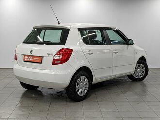 фото Skoda Fabia II 2011