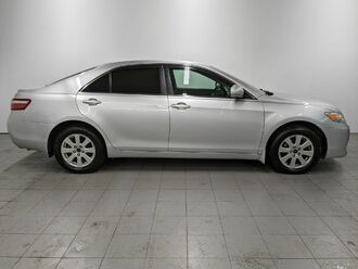 фото Toyota Camry VI 2011