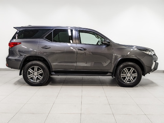 фото Toyota Fortuner II 2020