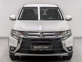 фото Mitsubishi Outlander III 2017