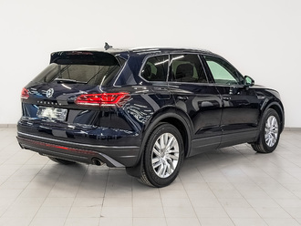 фото Volkswagen Touareg III 2018