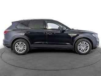 фото Volkswagen Touareg III 2018