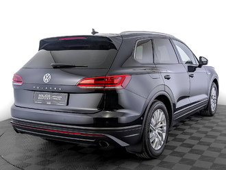 фото Volkswagen Touareg III 2018