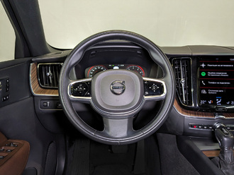 фото Volvo XC60 2021 с пробегом