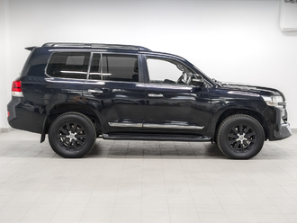 фото Toyota Land Cruiser 200 2016