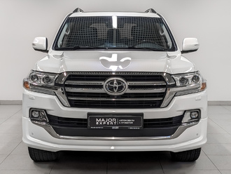 фото Toyota Land Cruiser 200 2018