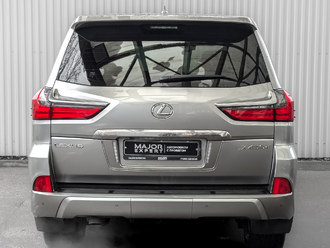 фото Lexus LX III 2020