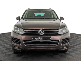 фото Volkswagen Touareg II 2014