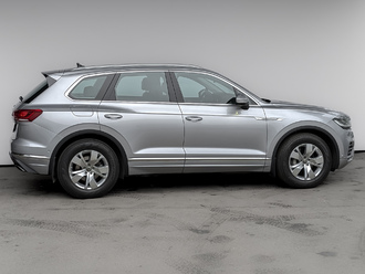 фото Volkswagen Touareg III 2020