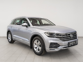 фото Volkswagen Touareg III 2020