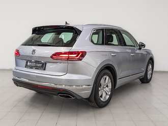 фото Volkswagen Touareg III 2020