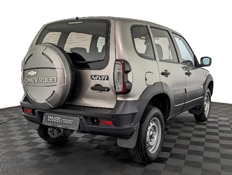 фото Chevrolet Niva 2012