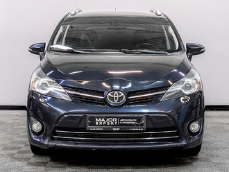 фото Toyota Verso I 2014