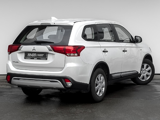 фото Mitsubishi Outlander III 2021