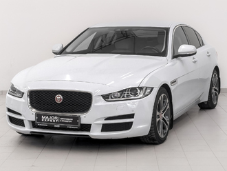 фото Jaguar XE 2017