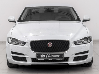 фото Jaguar XE 2017