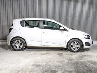 фото Chevrolet Aveo (T300) 2014