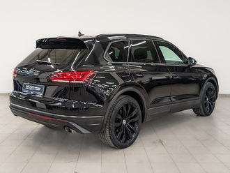 фото Volkswagen Touareg III 2019