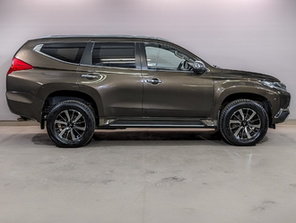 фото Mitsubishi Pajero Sport III 2017