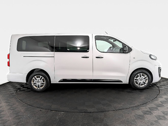 фото Peugeot Traveller 2020