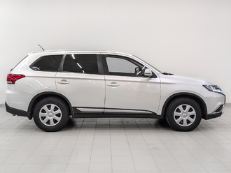 фото Mitsubishi Outlander III 2015