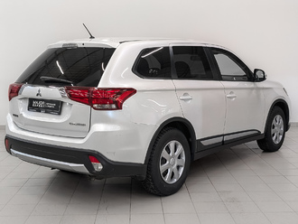 фото Mitsubishi Outlander III 2015