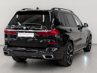 фото BMW X7 (G07) 2021