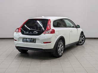 фото Volvo C30 2010