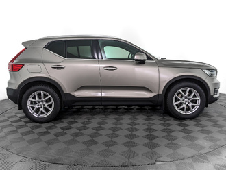 фото Volvo XC40 I 2021