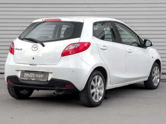 фото Mazda 2 (DE) 2014