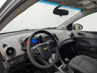 фото Chevrolet Aveo (T300) 2013