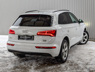 фото Audi Q5 (B9) 2017