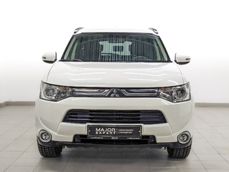 фото Mitsubishi Outlander III 2013